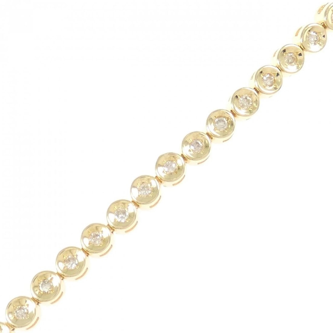 K18YG DIAMOND BRACELET: K18YG Diamond Bracelet Brand: Unbranded Type/Style: Diamond Bracelet Material: K18YG, Main Stone/Creation Natural Color: YELLOW GOLD Size: 18cmActual Size Max width approx: 4.1mm Accessories: None
