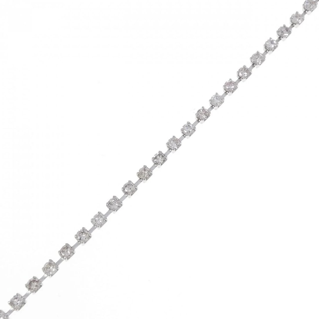 PT850 DIAMOND BRACELET: PT850 Diamond Bracelet Brand: Unbranded Type/Style: Bracelet Material: PT850, Main Stone/Creation Natural Color: Platinum Size: US 6 1/4 Accessories: None Accessories Notice: When purchasing