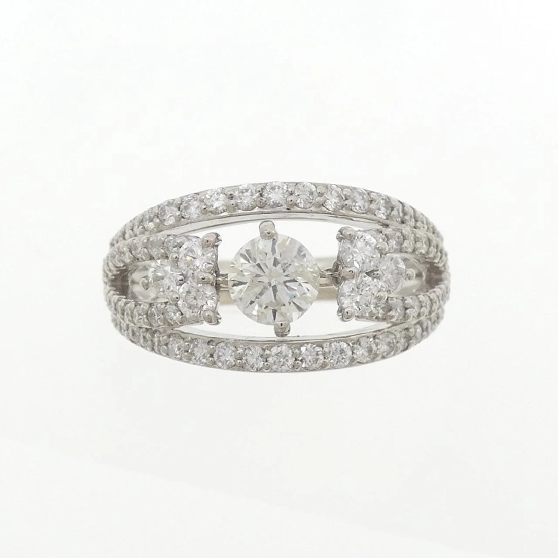 PT900 DIAMOND RING: PT900 Diamond Ring Brand: Unbranded Type/Style: Diamond Ring Material: PT900, Main Stone/Creation Natural Color: Silver Size: US 6 1/4 Accessories: None Accessories Notice: When purchasing