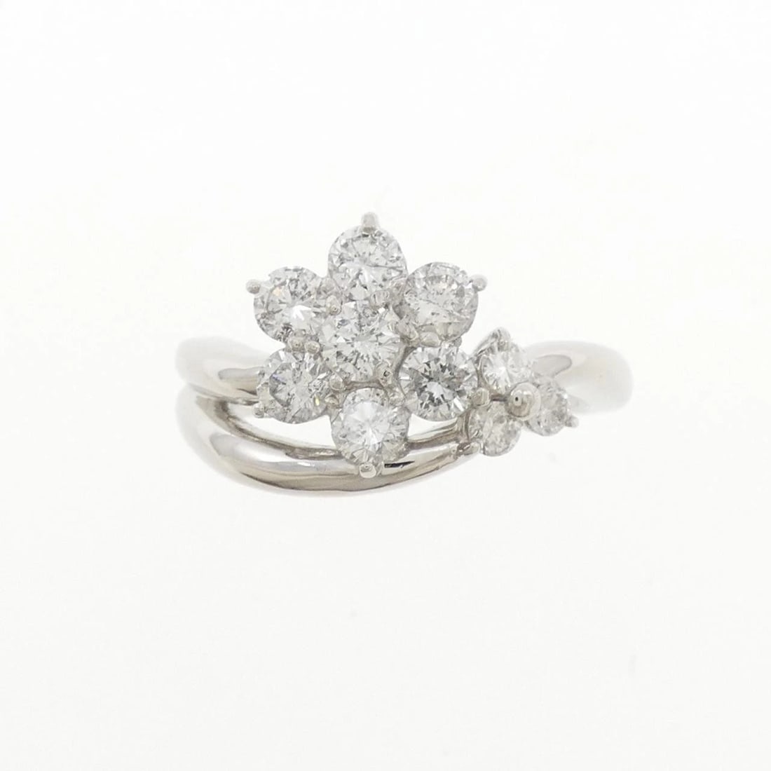 PT900 FLOWER DIAMOND RING - 2