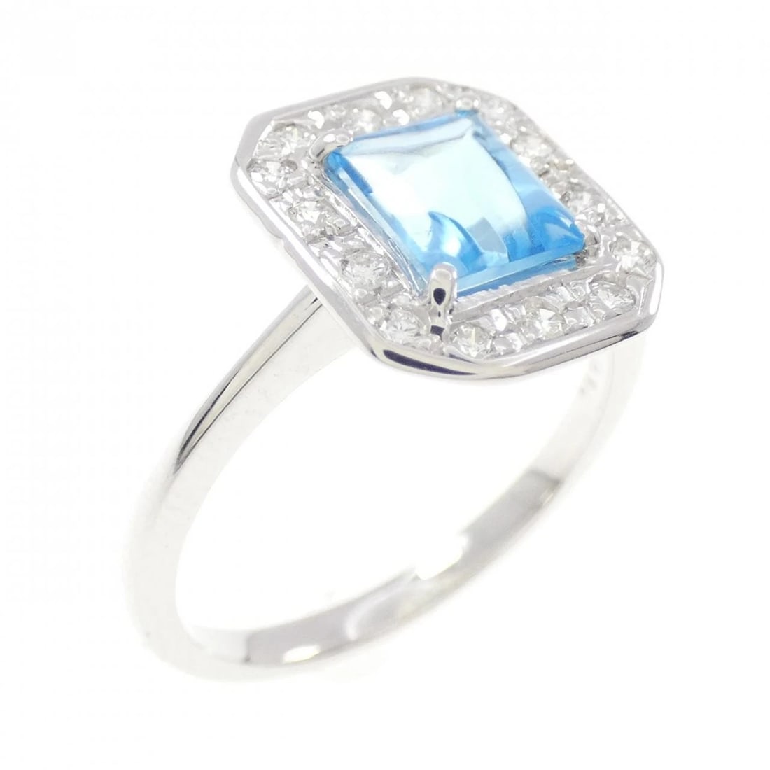 K18WG BLUE TOPAZ RING: K18WG Blue Topaz Ring Brand: Unbranded Type/Style: Blue Topaz Ring Material: k18WG, Main Stone/Creation Blue TopazsecondaryStone diamond Color: WHITE GOLD Size: US 5 1/2 Accessories: None Accessories