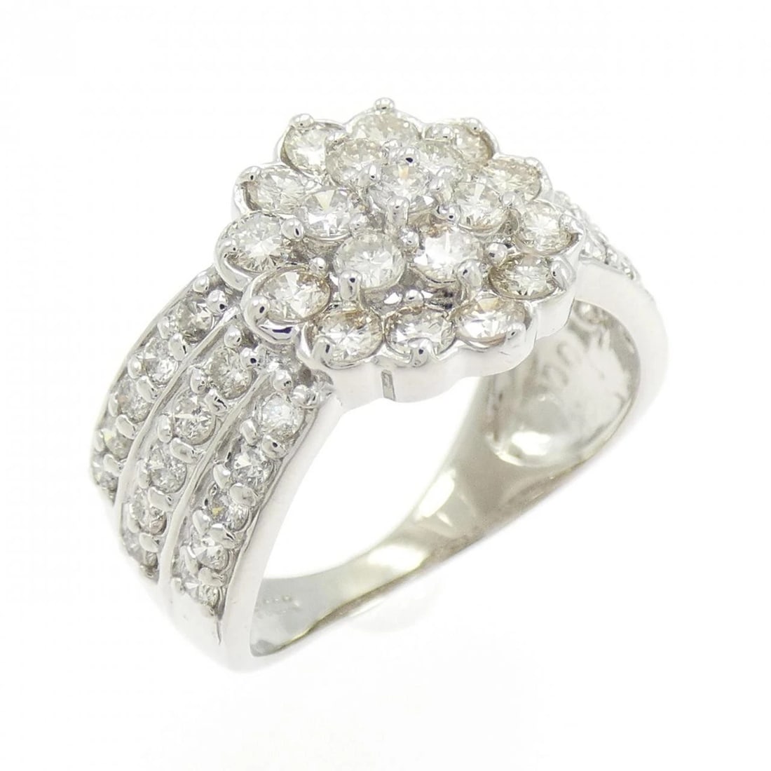PT900 FLOWER DIAMOND RING: PT900 Flower Diamond Ring Brand: Unbranded Type/Style: Diamond Ring Material: Platinum900, Main Stone/Creation Natural Color: Platinum Size: US 5 Accessories: None Accessories Notice: When purchasing