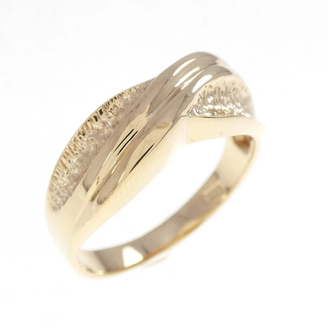 K18YG RING: K18YG ring Brand: Unbranded Type/Style: Ring Material: 18K Yellow Gold, Color: Yellow Gold Size: US 5 3/4 Accessories: None Accessories Notice: When purchasing pre-owned goods, please refer to the