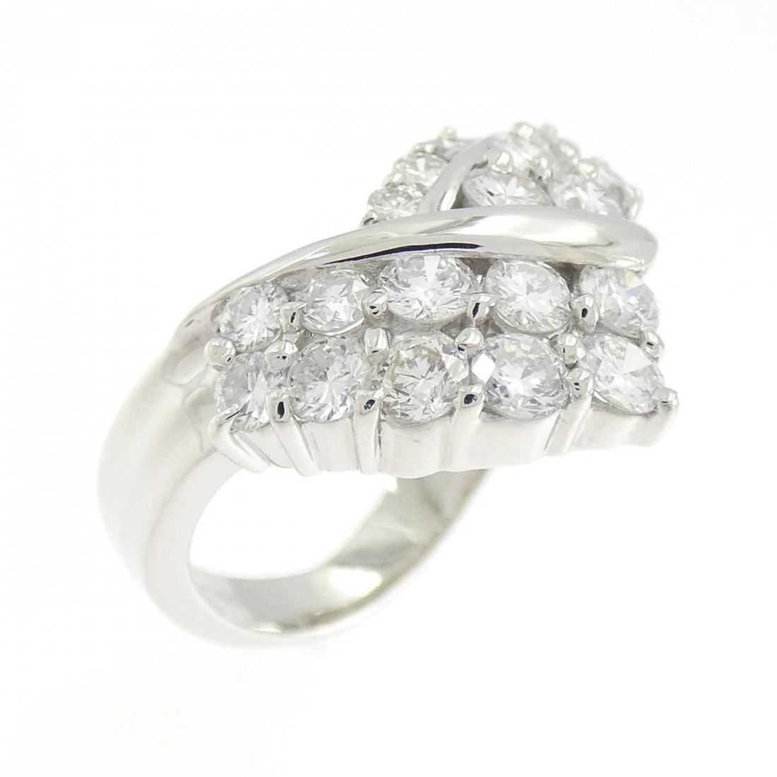 PT900 DIAMOND RING: PT900 Diamond Ring Brand: Unbranded Type/Style: Diamond Ring Material: Platinum900, Main Stone/Creation Natural Color: Platinum Size: US 5 1/4 Accessories: None Accessories Notice: When purchasing