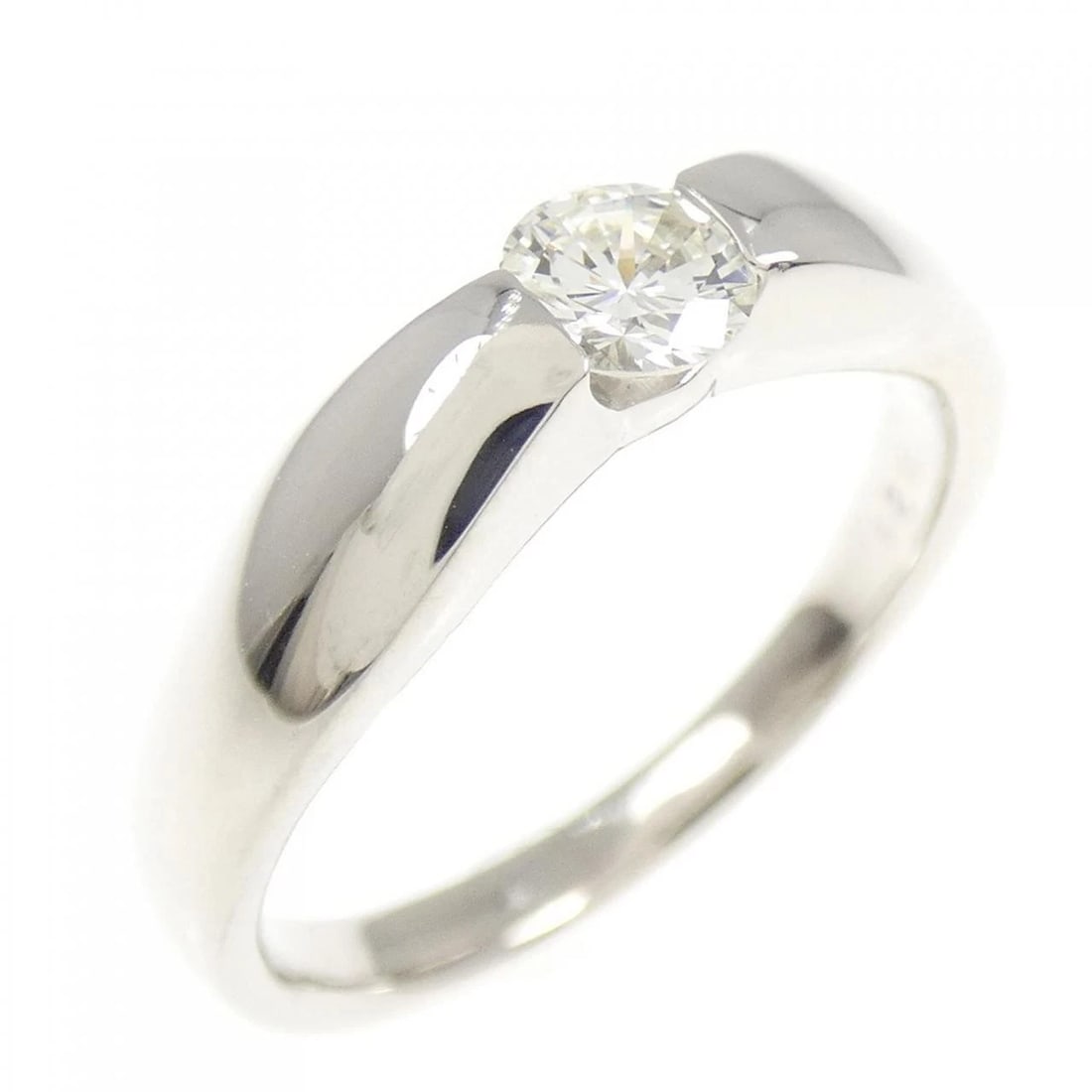 PT900 DIAMOND RING: PT900 Diamond Ring Brand: Unbranded Type/Style: Diamond Ring Material: PT900, Main Stone/Creation NATURAL Color: Silver Size: US 5 Accessories: None Accessories Notice: When purchasing pre-owned