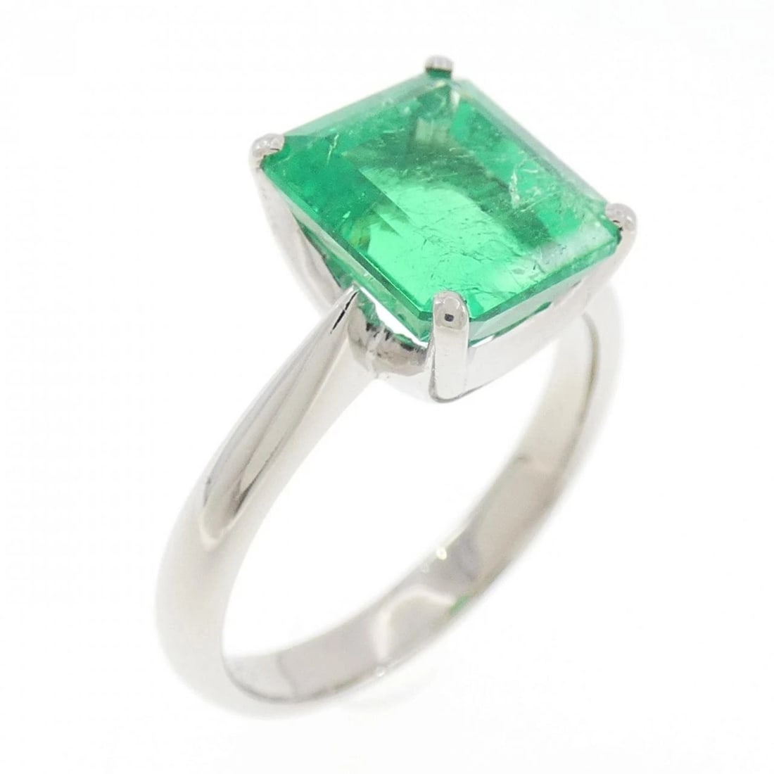 PT900 EMERALD RING (1 of 2)
