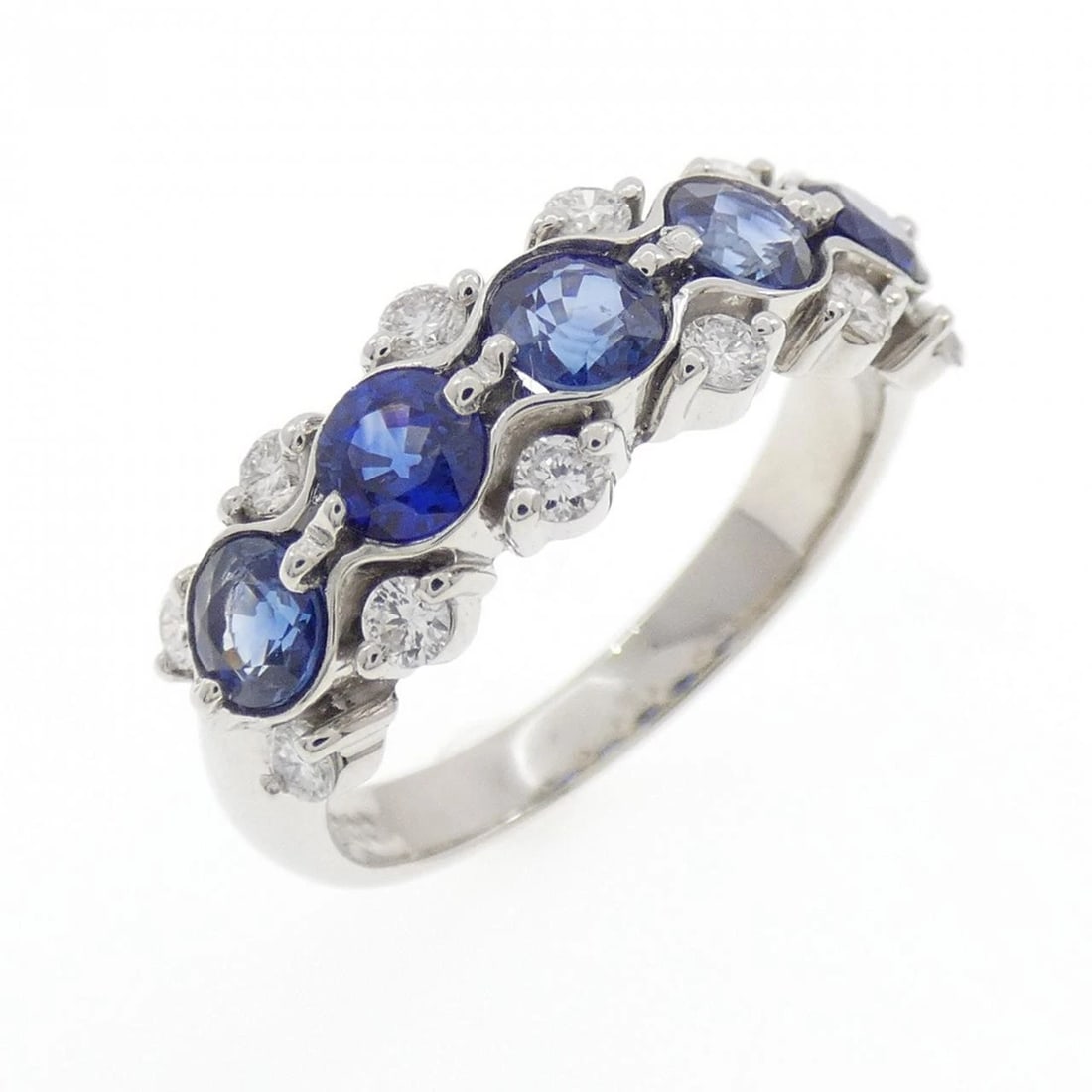 PT900 SAPPHIRE RING: PT900 Sapphire Ring Brand: Unbranded Type/Style: Sapphire Ring Material: PT900, Main Stone/Creation Sapphire secondaryStone diamond Color: Silver Size: US 6 1/4 Accessories: None Accessories Notice: