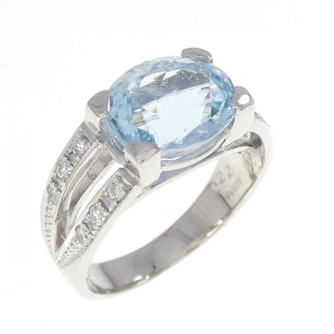 PT900 AQUAMARINE RING: PT900 Aquamarine Ring Brand: Unbranded Type/Style: Ring Material: PT900, Main Stone/Creation Aquamarine Secondary Stone Diamond Color: Silver Size: US 7 1/4 Accessories: None Accessories Notice: When