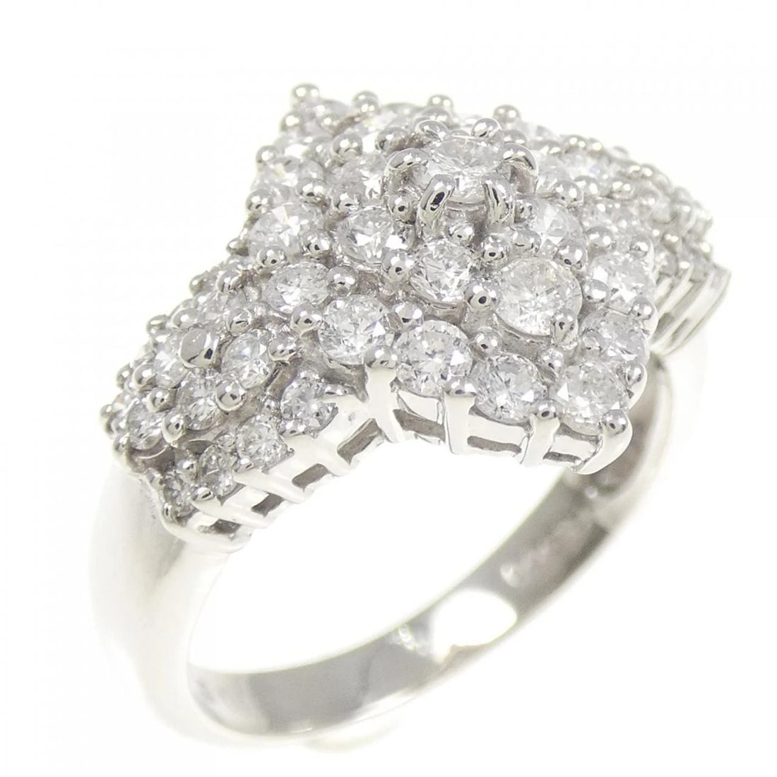 PT900 DIAMOND RING: PT900 Diamond Ring Brand: Unbranded Type/Style: Diamond Ring Material: Platinum900, Main Stone/Creation Natural Color: Platinum Size: US 5 3/4 Accessories: None Accessories Notice: When purchasing