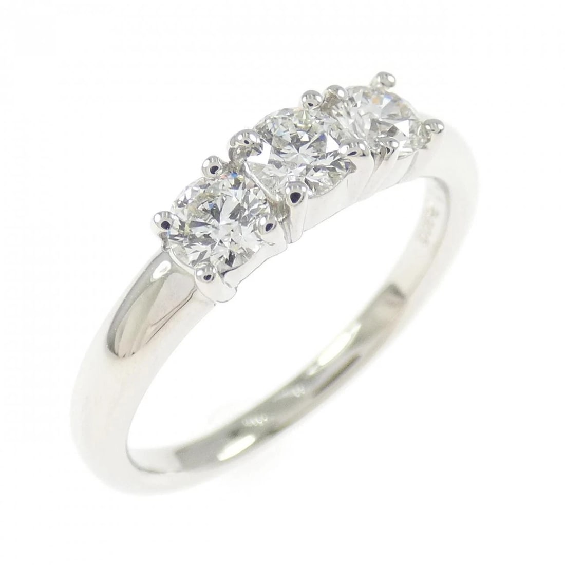 PT900 DIAMOND RING: PT900 Diamond Ring Brand: Unbranded Type/Style: Diamond Ring Material: PT900, Main Stone/Creation Natural Color: Silver Size: US 5 3/4 Accessories: None Accessories Notice: When purchasing pre-owned