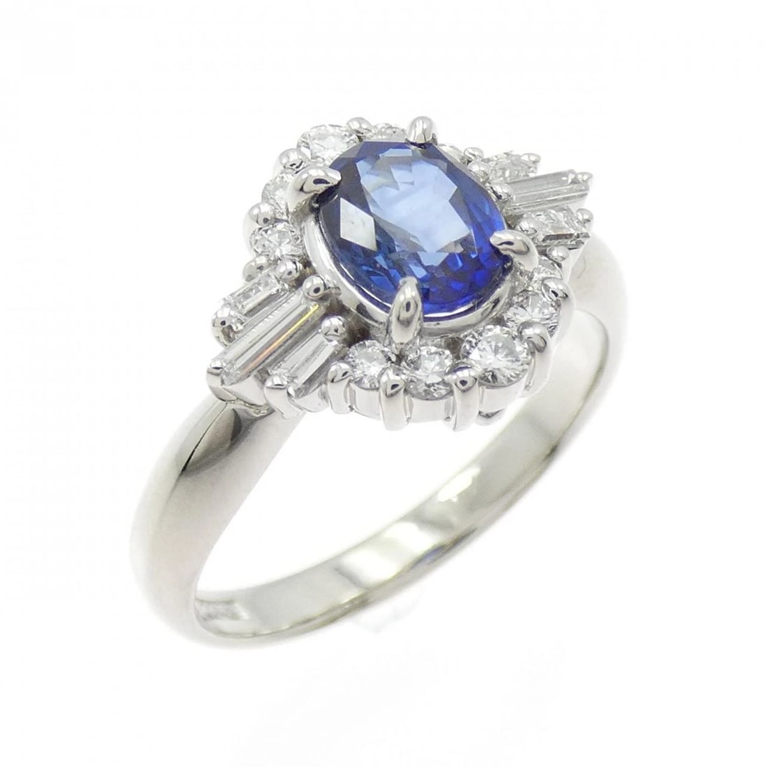 PM900 SAPPHIRE RING: PM900 Sapphire Ring Brand: Unbranded Type/Style: Sapphire Ring Material: Platinum900, Main Stone/Creation Sapphire Secondary Stone Diamond Color: Platinum Size: US 6 1/4 Accessories: None Accessories