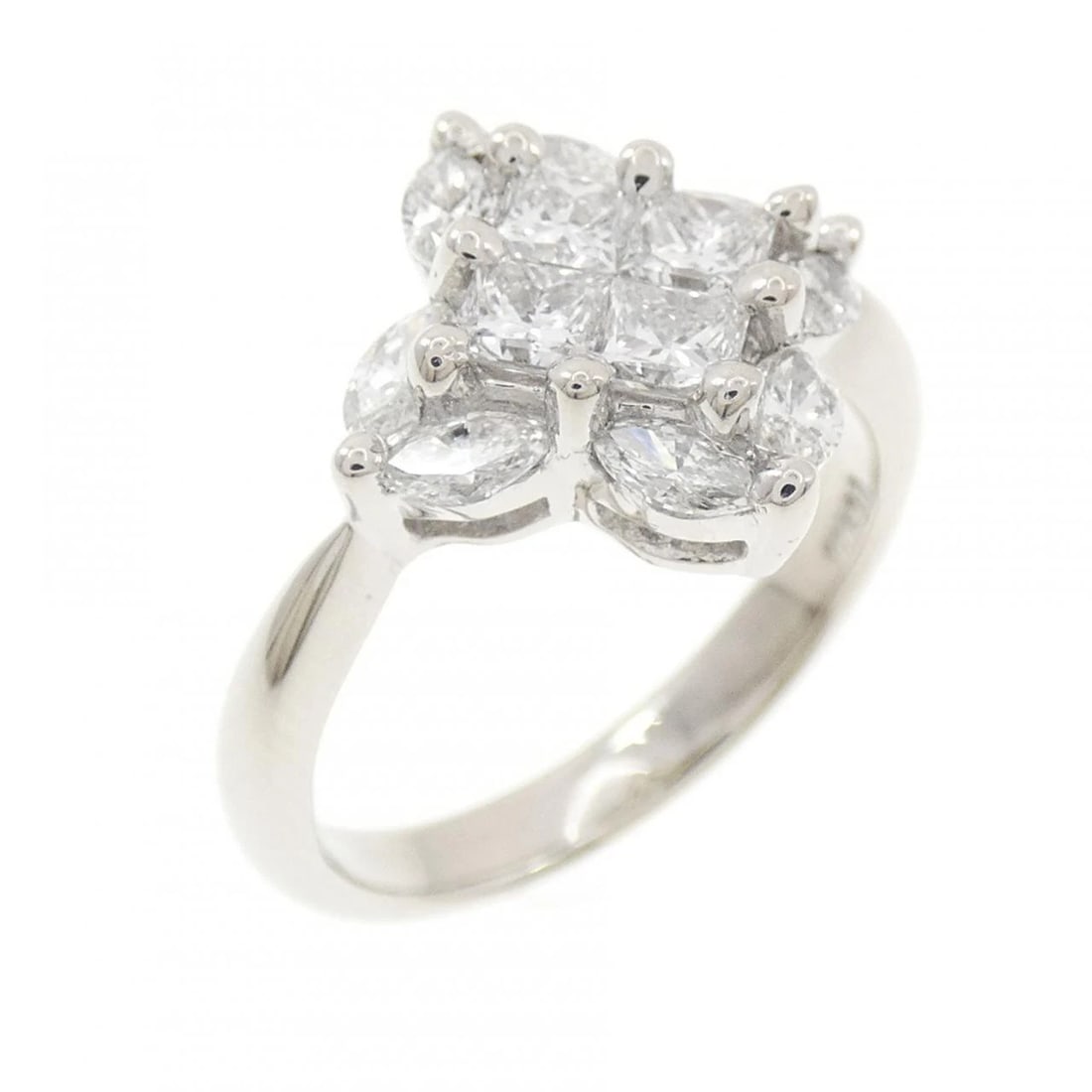 PT900 DIAMOND RING: PT900 Diamond Ring Brand: Unbranded Type/Style: Diamond Ring Material: PT900, Main Stone/Creation Natural Color: Silver Size: US 5 3/4 Accessories: None Accessories Notice: When purchasing pre-owned