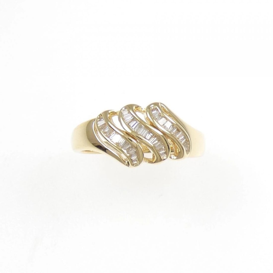 K18YG DIAMOND RING: K18YG Diamond Ring Brand: Unbranded Type/Style: Diamond ring Material: K18YG, Main Stone/Creation Natural Color: YG Size: US 8.5 Accessories: None Accessories Notice: When purchasing pre-owned goods,