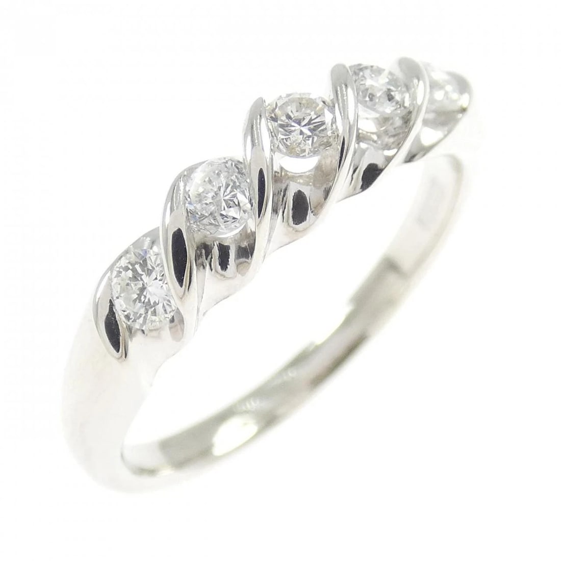 PT900 DIAMOND RING: PT900 Diamond Ring Brand: Unbranded Type/Style: Diamond Ring Material: PT900, Main Stone/Creation Natural Color: Silver Size: US 6 Accessories: None Accessories Notice: When purchasing pre