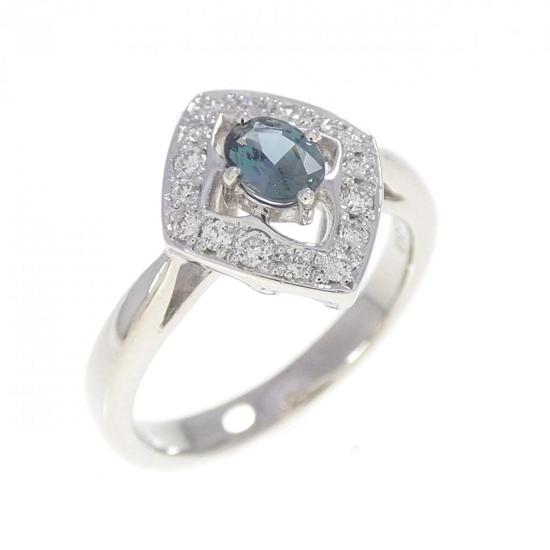 PT900 ALEXANDRITE RING: PT900 Alexandrite Ring Brand: Unbranded Type/Style: Alexandrite Ring Material: PT900, Main Stone/Creation Alexandrite Secondary Stone Diamond Color: Silver Size: US 5 1/4 Accessories: None