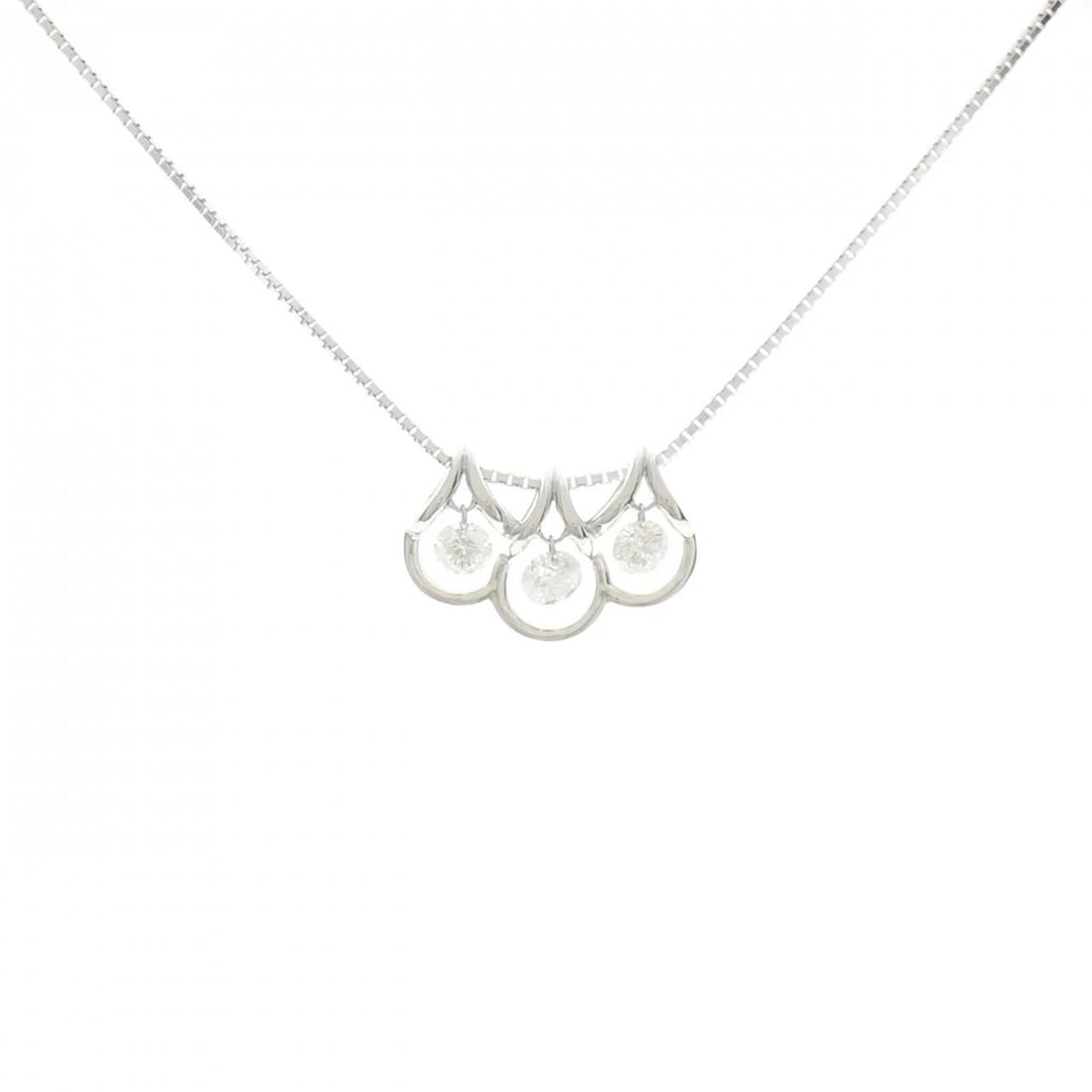 K18WG DIAMOND NECKLACE: K18WG Diamond Necklace Brand: Unbranded Type/Style: Diamond Necklace Material: K18WG, Main Stone/Creation Natural Color: White gold Size: 45cmActual Size Pendant length approx. x width approx.: