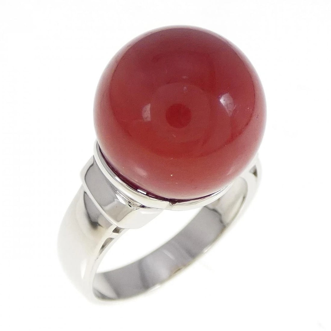 PT CORAL RING: PT Coral Ring Brand: Unbranded Type/Style: Coral Ring Material: Platinum, Main Stone/Creation Coral Color: Platinum Size: US 6 3/4 Accessories: None Accessories Notice: When purchasing pre-owned