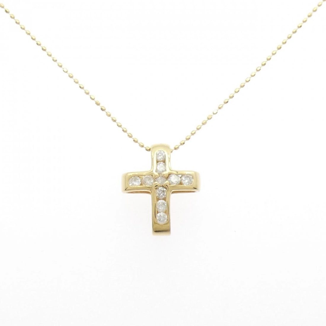 K18YG CROSS DIAMOND NECKLACE: K18YG Cross Diamond Necklace Brand: Unbranded Type/Style: Diamond Necklace Material: K18YG, Main Stone/Creation Natural Color: YG Size: Actual Size Pendant length approx. x width approx.:
