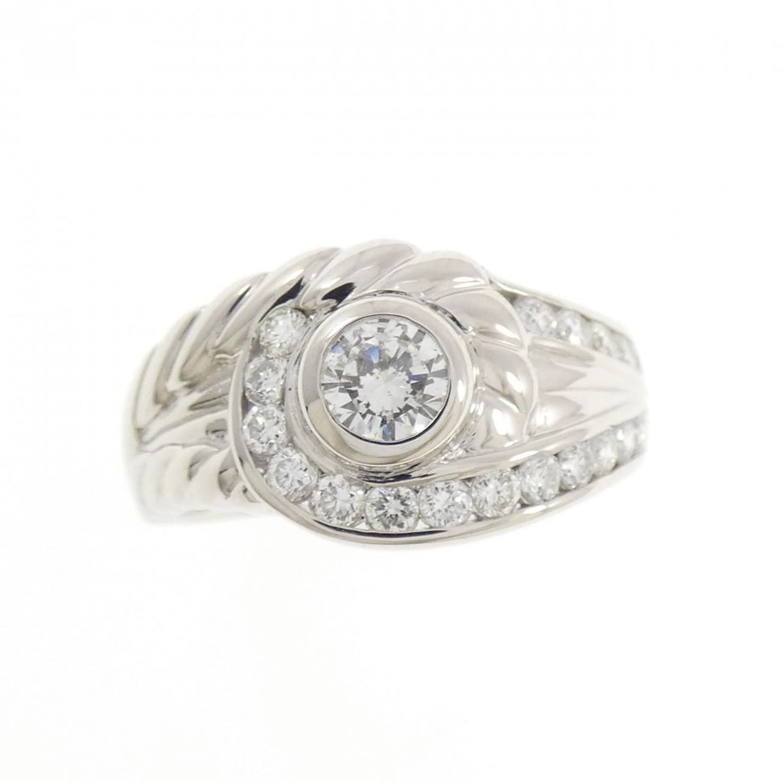 PT900 DIAMOND RING: PT900 Diamond Ring Brand: Unbranded Type/Style: Diamond Ring Material: PT900, Main Stone/Creation Natural Color: Silver Size: US 5 3/4 Accessories: None Accessories Notice: When purchasing pre-owned