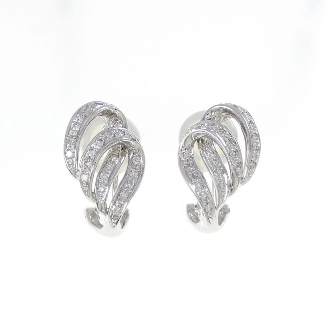 K18WG DIAMOND PIERCE/EARRING: K18WG Diamond Pierce/Earring Brand: Unbranded Type/Style: Diamond Pierce/Earring Material: K18WG, Main Stone/Creation Natural Color: White Gold Size: Actual Size Approx. length x width: 18.2mm x 11.2m