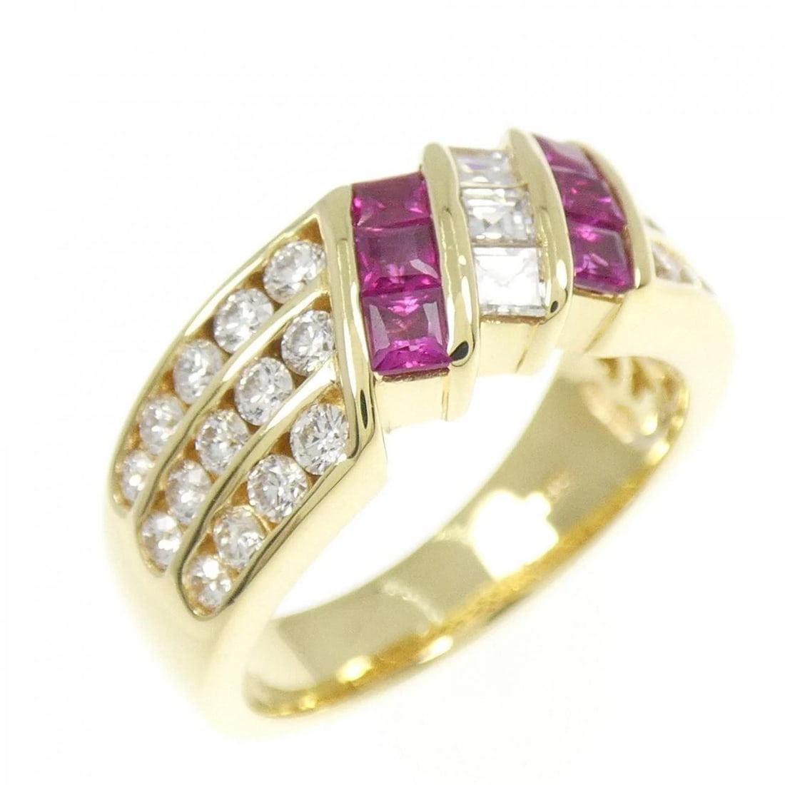 K18YG RUBY RING: K18YG Ruby Ring Brand: Unbranded Type/Style: Ruby Ring Material: K18YG, Main Stone/Creation RubySecondary Stone Diamond Color: Yellow gold Size: US 6 Accessories: None Accessories Notice: