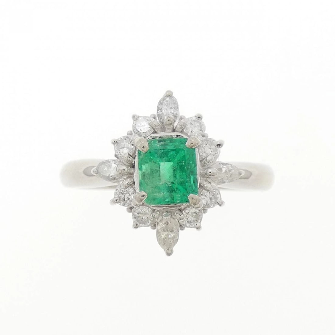 PT900 EMERALD RING: PT900 Emerald Ring Brand: Unbranded Type/Style: Emerald Ring Material: PT900, Main Stone/Creation Emerald Secondary Stone Diamond Color: Silver Size: US 4 1/2 Accessories: None Accessories Notice: