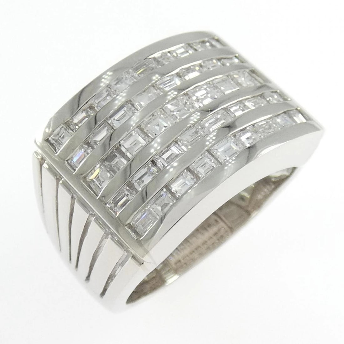 PT900 DIAMOND RING: PT900 Diamond Ring Brand: Unbranded Type/Style: Diamond Ring Material: PT900, Main Stone/Creation Natural Color: Silver Size: US 8 1/4 Accessories: None Accessories Notice: When purchasing
