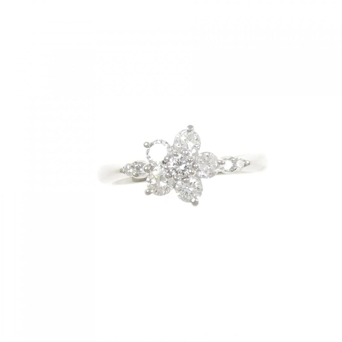 PT900 FLOWER DIAMOND RING: PT900 Flower Diamond Ring Brand: Unbranded Type/Style: Diamond Ring Material: PT900, Main Stone/Creation Natural Color: Silver Size: US 5 3/4 Accessories: None Accessories Notice: When purchasing