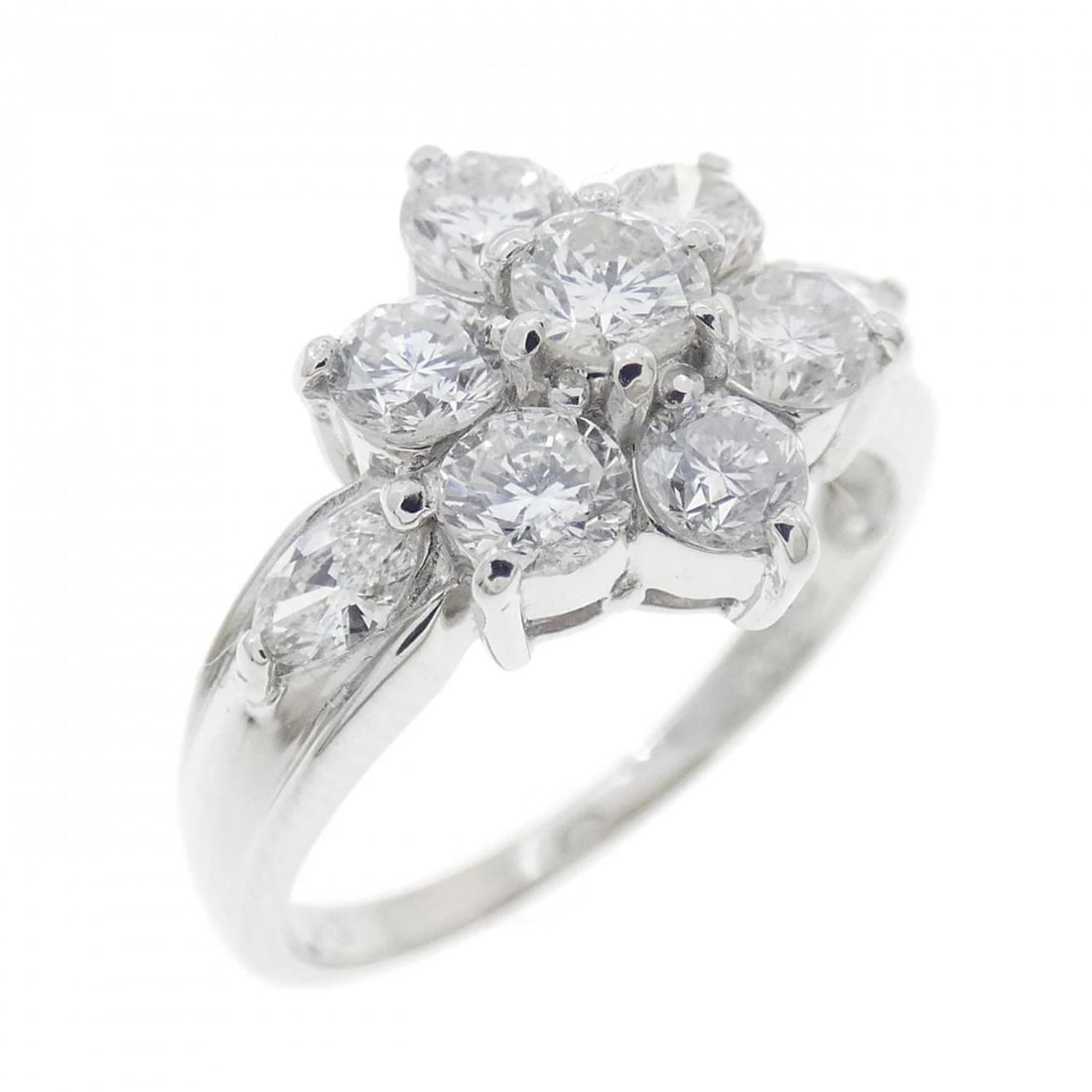 PT900 FLOWER DIAMOND RING: PT900 Flower Diamond Ring Brand: Unbranded Type/Style: Diamond Ring Material: PT900, Main Stone/Creation Natural Color: Silver Size: US 4 1/2 Accessories: None Accessories Notice: When purchasing