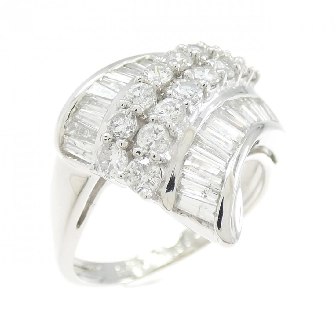 PT900 DIAMOND RING: PT900 Diamond Ring Brand: Unbranded Type/Style: Diamond Ring Material: Platinum900, Main Stone/Creation Natural Color: Platinum Size: US 5 Accessories: None Accessories Notice: When purchasing