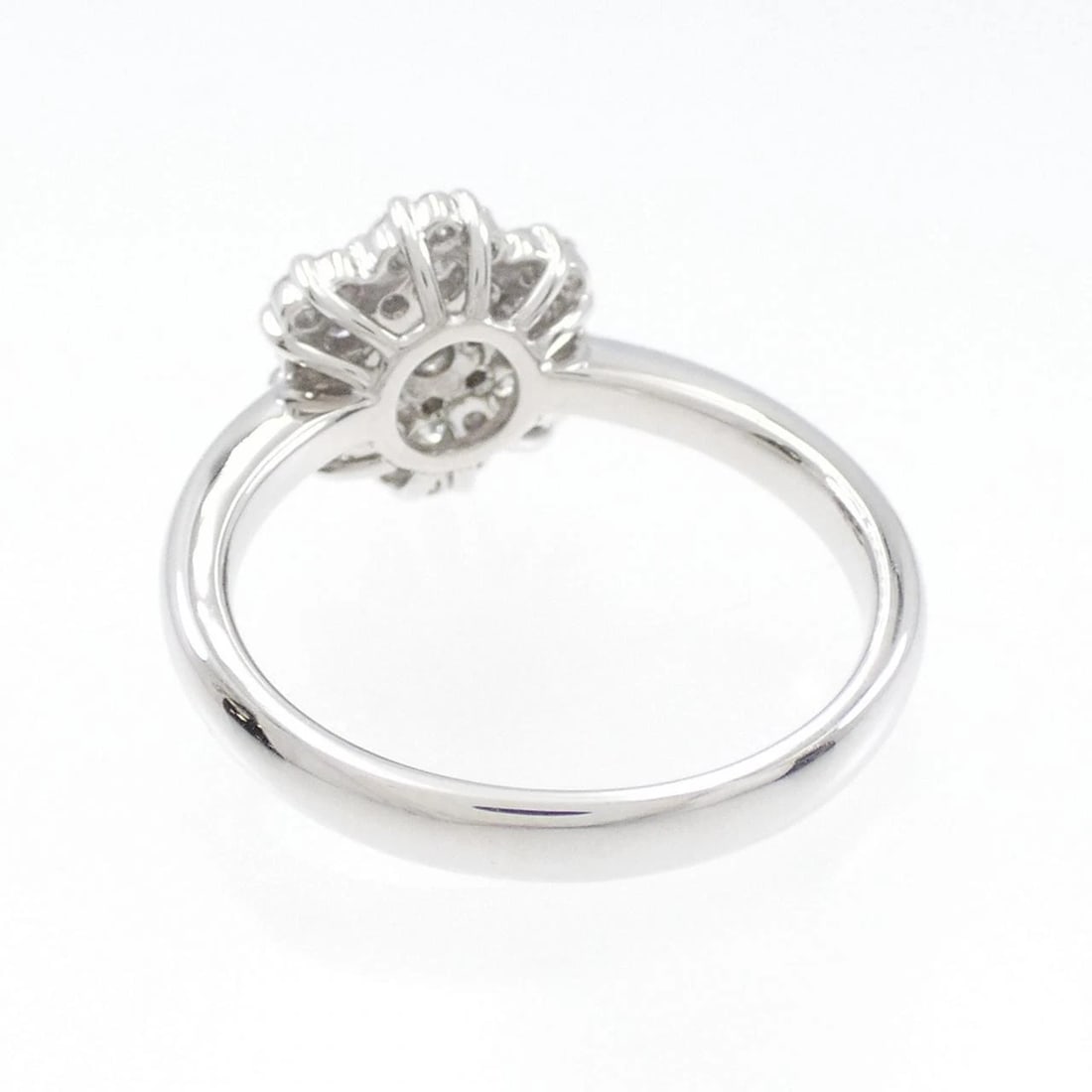 K18WG FLOWER DIAMOND RING - 3