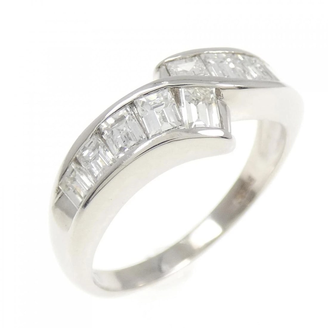PT900 DIAMOND RING: PT900 Diamond Ring Brand: Unbranded Type/Style: Diamond ring Material: PT900, Main Stone/Creation Natural Color: Silver Size: US 8.5 Accessories: None Accessories Notice: When purchasing pre-owned