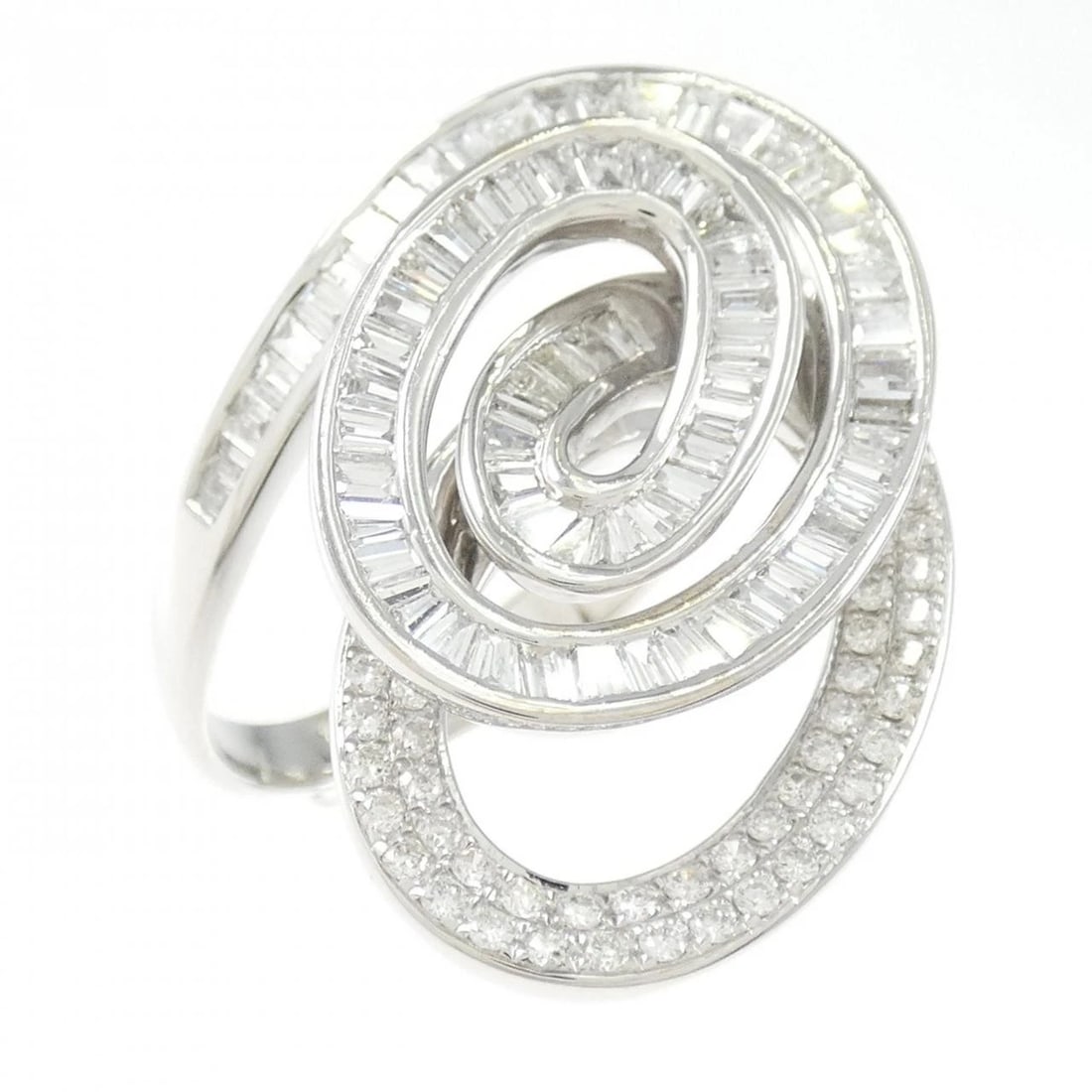 18KWG DIAMOND RING: 18KWG Diamond Ring Brand: Unbranded Type/Style: Diamond Ring Material: K18WG, Main Stone/Creation Natural Color: Wg Size: US 6 1/2 Accessories: None Accessories Notice: When purchasing pre-owned