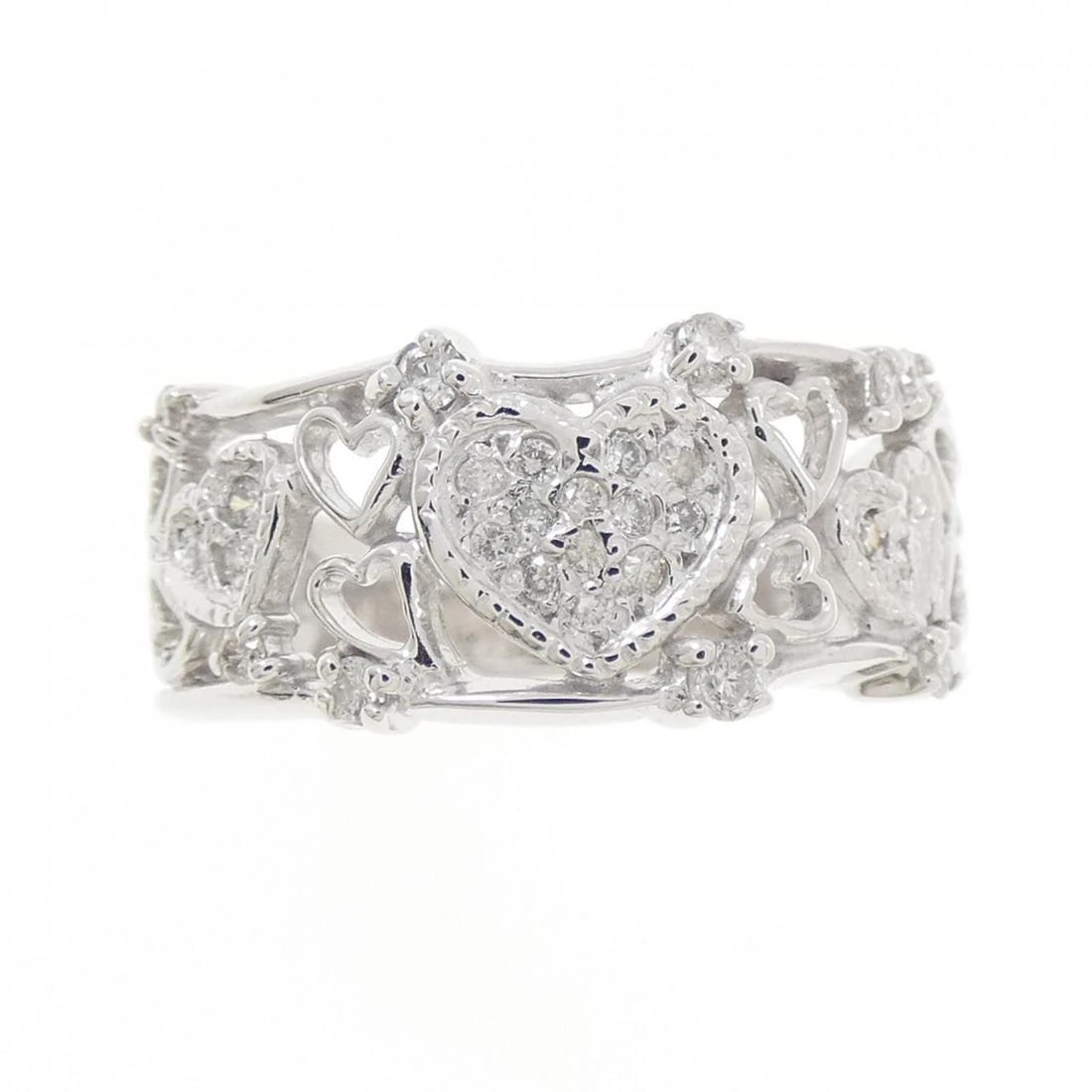 K18WG HEART DIAMOND RING: K18WG Heart Diamond Ring Brand: Unbranded Type/Style: Diamond Ring Material: K18WG, Main Stone/Creation Natural Color: White Gold Size: US 6 1/2 Accessories: None Accessories Notice: When purchasing