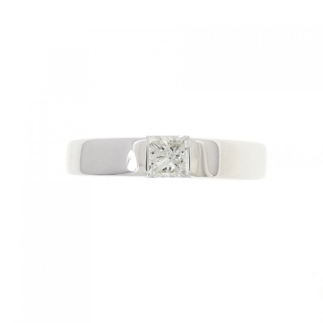 K18WG DIAMOND RING: K18WG Diamond Ring Brand: Unbranded Type/Style: Diamond Ring Material: K18WG, Main Stone/Creation Natural Color: White Gold Size: US 6 1/4 Accessories: None Accessories Notice: When purchasing