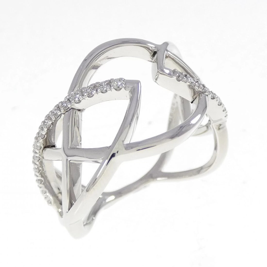PT900 DIAMOND RING: PT900 Diamond Ring Brand: Unbranded Type/Style: Diamond ring Material: PT900, Main Stone/Creation Natural Color: Silver Size: US 6 1/4 Accessories: None Accessories Notice: When purchasing pre-owned
