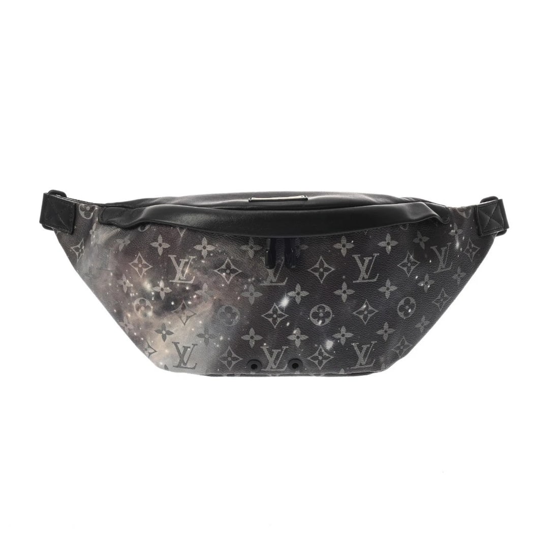 LOUIS VUITTON DISCOVERY BUM BAG MONOGRAM MONOGRAM CANVAS: LOUIS VUITTON Discovery bum bag Monogram Monogram canvas Brand: LOUIS VUITTON Type/Style: body bag Material: Monogram canvas Color: black Size: H:about 7.5inch W:about 18.1inch (maximum) D:about 3.1in