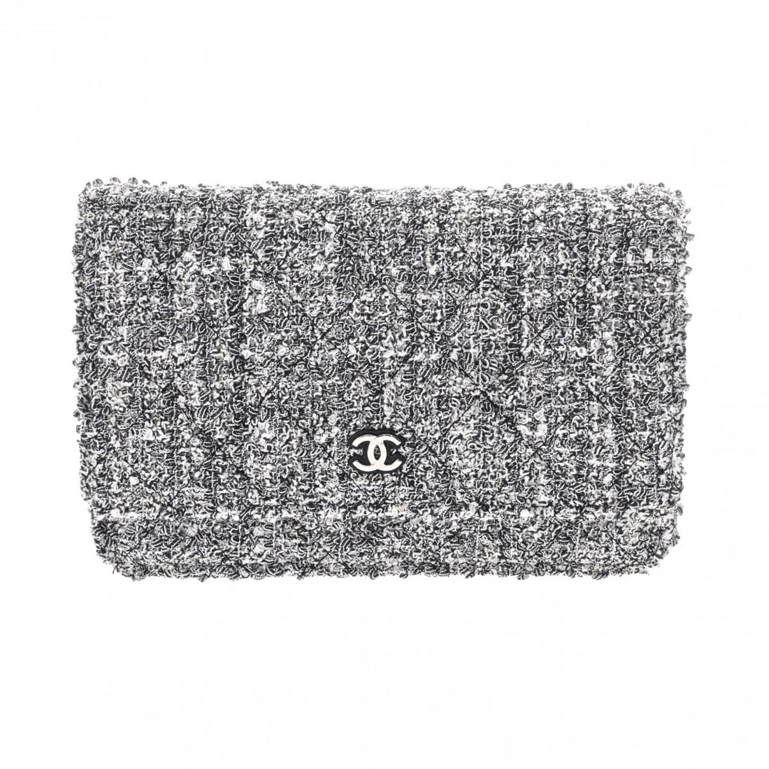 CHANEL CLASSIC CHAIN WALLET MATRASSE TWEED WHITE / BLACK: CHANEL Classic Chain Wallet Matrasse tweed White / black Brand: CHANEL Type/Style: Shoulder Bag Material: tweed Color: White / black ? Gold Metal Size: H:about 4.7inch W:about 7.3inch D:about 1.2inch 