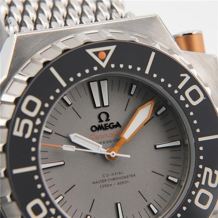 OMEGA SEAMASTER TITANIUM WATCH - 3
