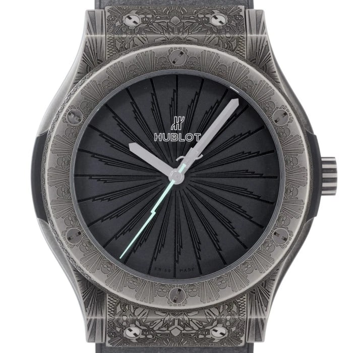 HUBLOT CLASSIC FUSION WATCH: HUBLOT Classic Fusion Watch Brand: HUBLOT Type/Style: Wristwatch Material: Case Material Titanium, Band Material Calf Color: Case Color NONE, Dial color Black, Band Color NONE Size: Case Size 45mm