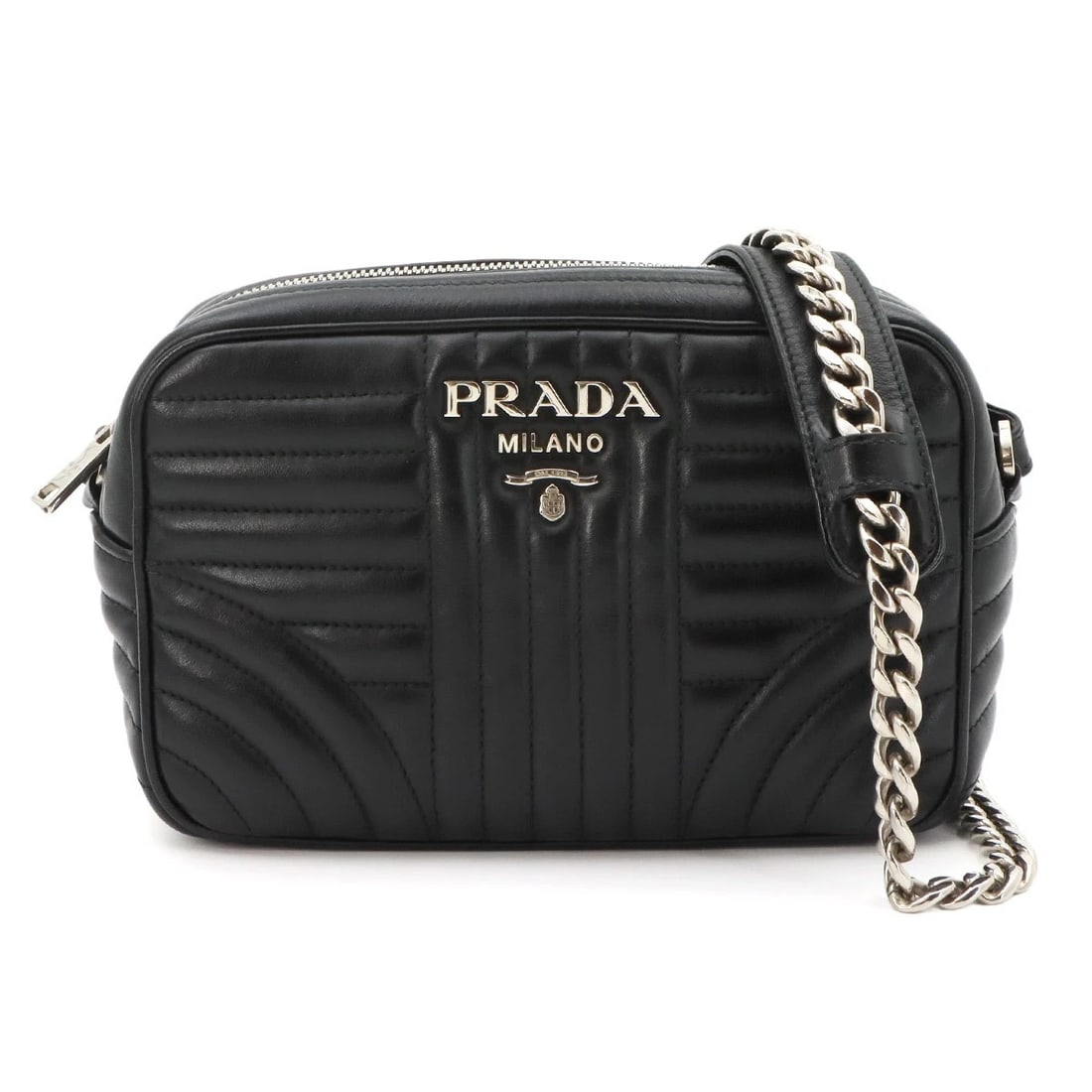 PRADA DIAGRAMME CHAIN SHOULDER BAG LEATHEAR NERO: PRADA Diagramme Chain Shoulder Bag Leathear Nero Brand: PRADA Type/Style: Shoulder Bag Material: Leather Color: Nero Size: W 8.27 inch, H 5.31 inch, D 3.15 inch Accessories: None Accessori
