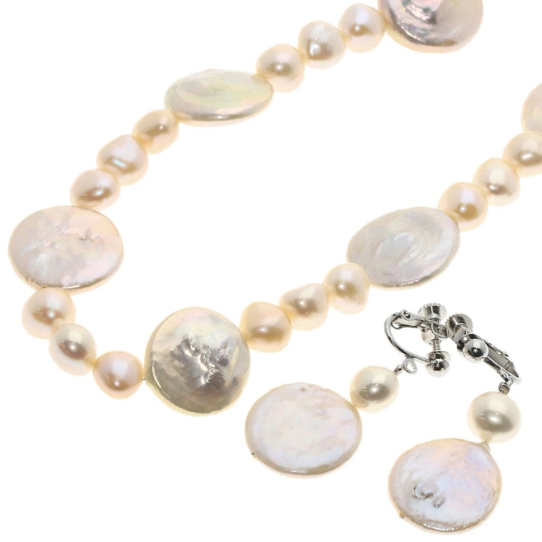 PEARL PEARL EARRING SET NECKLACE SILVER: Pearl Pearl Earring set Necklace Silver Brand: SELECT JEWELRY Type/Style: Necklace Material: Silver, Color: white Size: Chain Length:32.3inch/82cm Chain Width:2.8inch/7.2-19.4mm Accessories: None