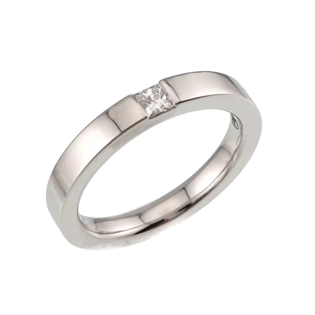 HARRY WINSTON PRINCESS DIAMOND RING PT: HARRY WINSTON Princess Diamond Ring Pt Brand: HARRY WINSTON Type/Style: Ring Material: Platinum, Main Stone/Creation Natural Color: Platinum Size: 4.5-4.75 (US) Accessories: None Accessories Notice: