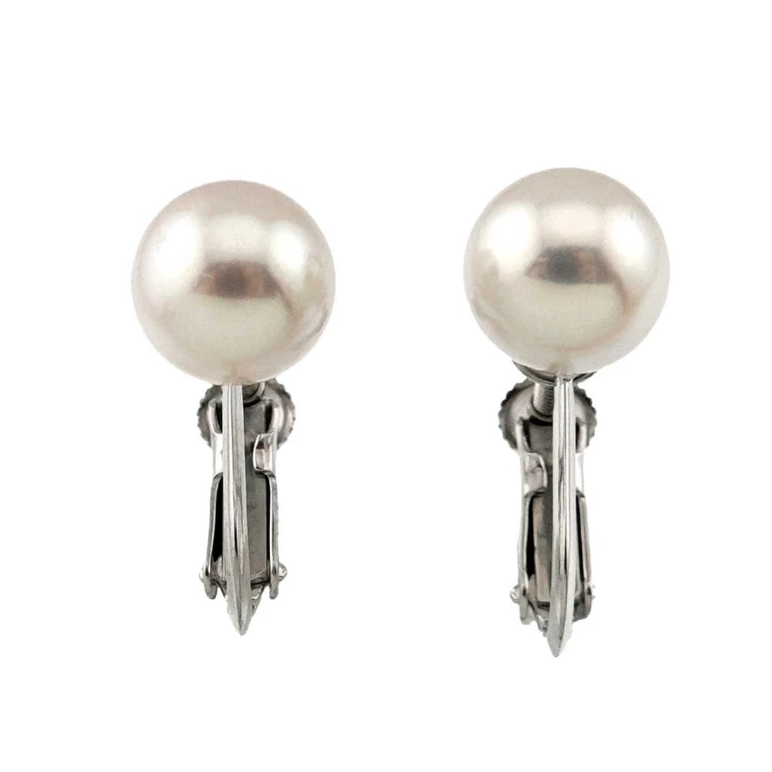 TASAKI AKOYA PEARL EARRINGS CLIP ON: TASAKI Akoya Pearl Earrings Clip on Brand: TASAKI Type/Style: Earrings Material: 750White Gold, Main Stone/Creation Pearl Color: White Gold Size: W 7.6 x H17.5mm Accessories: None Accessories Notice: