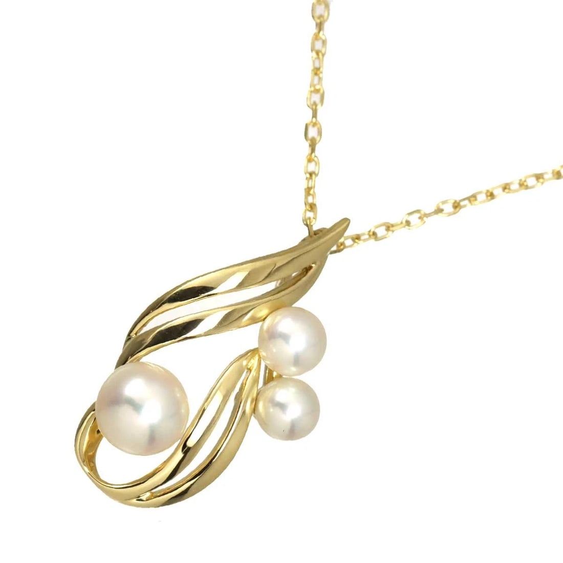 MIKIMOTO AKOYA PEARL NECKLACE 18K YG 750: MIKIMOTO Akoya Pearl Necklace 18K YG 750 Brand: MIKIMOTO Type/Style: Necklace Material: 750Yellow Gold, Main Stone/Creation Akoya Pearl Color: Yellow Gold Size: internal circumference of the chain: 15
