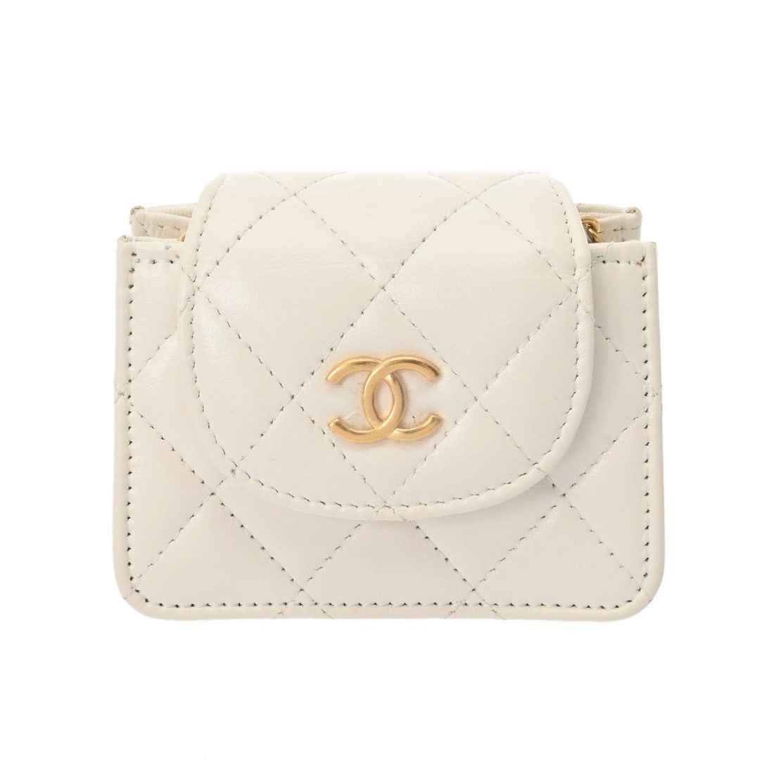 CHANEL MINI CHAIN CLUTCH MATRASSE LAMBSKIN SHOULDER BAG: CHANEL mini chain clutch Matrasse lambskin Shoulder Bag Brand: CHANEL Type/Style: Shoulder Bag Material: lambskin Color: white ? Gold Metal Size: H:about 3.1inch W:about 3.9inch (Bottom) D:about 0.8in