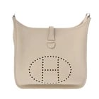 HERMES EVELYN 3 PM TAURILLON CLEMENCE SHOULDER BAG: HERMES Evelyn 3 PM Taurillon Clemence Shoulder Bag Brand: HERMES Type/Style: Shoulder Bag Material: Taurillon Clemence Color: Craie ? SilverMetal Size: H:about 11.0inch (Center) W:about 11.4inch