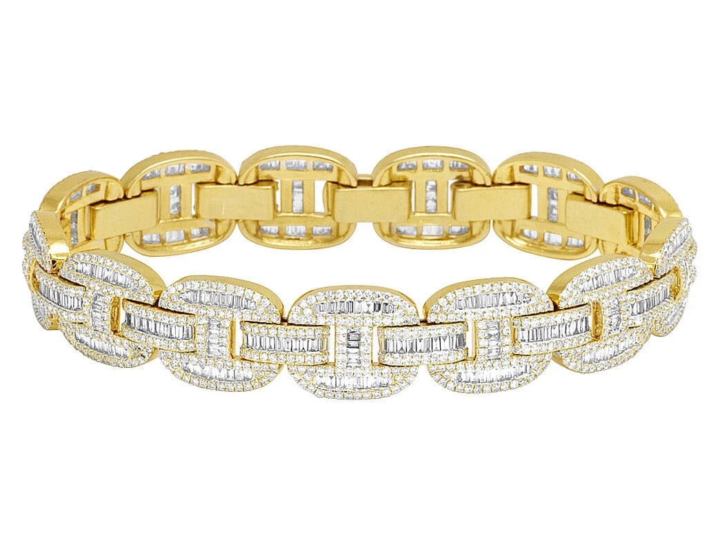 YELLOW GOLD DIAMOND BAGUETTE LINK BRACELET: Yellow Gold Diamond Baguette Link Bracelet Brand: none Type/Style: Bracelet Material: 10k, Yellow Gold, Main Stone/Creation Yellow Color: Main Stone Natural Size: Length 8.5 in Width 14mm