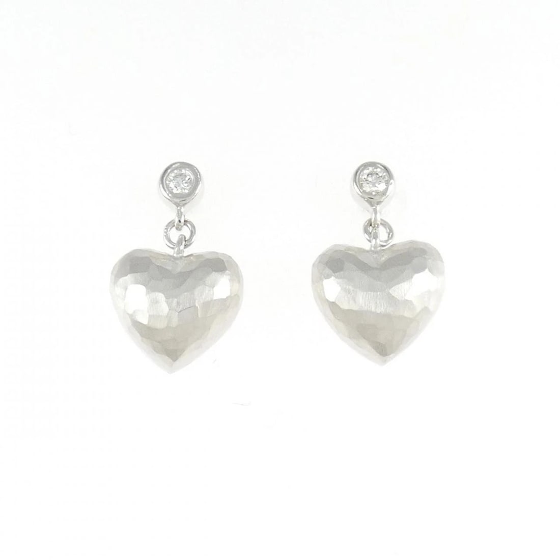 TIFFANY&CO. HAMMERED HEART PIERCE: TIFFANY&Co. Hammered Heart Pierce Brand: TIFFANY&Co. Type/Style: TIFFANY&Co. Pierce/Earring Material: 750 white gold, Main Stone/Creation Natural Color: White Gold Size: Actual Size Approximate
