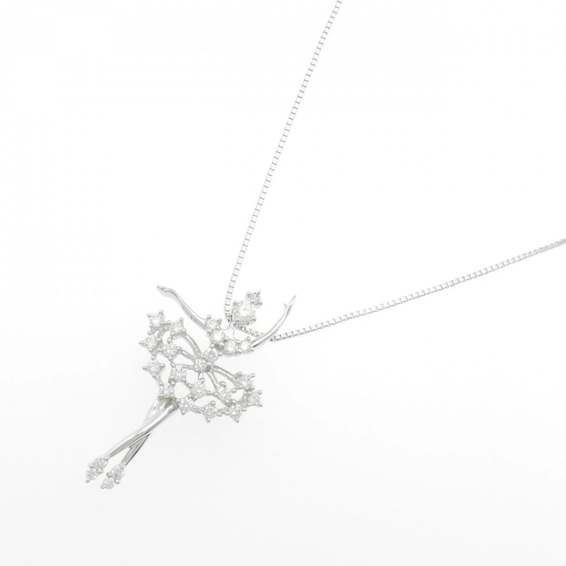 TASAKI DIAMOND NECKLACE: Tasaki Diamond Necklace Brand: TASAKI Type/Style: Tasaki Necklace Material: Platinum950, Main Stone/Creation Natural Color: Silver Size: 41cmActual Size Pendant length approx. x width approx.: